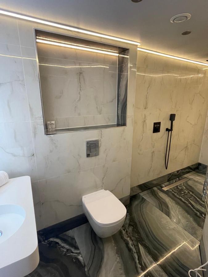 Luxury Apartment Edinburgh Centre With Steam Room ภายนอก รูปภาพ