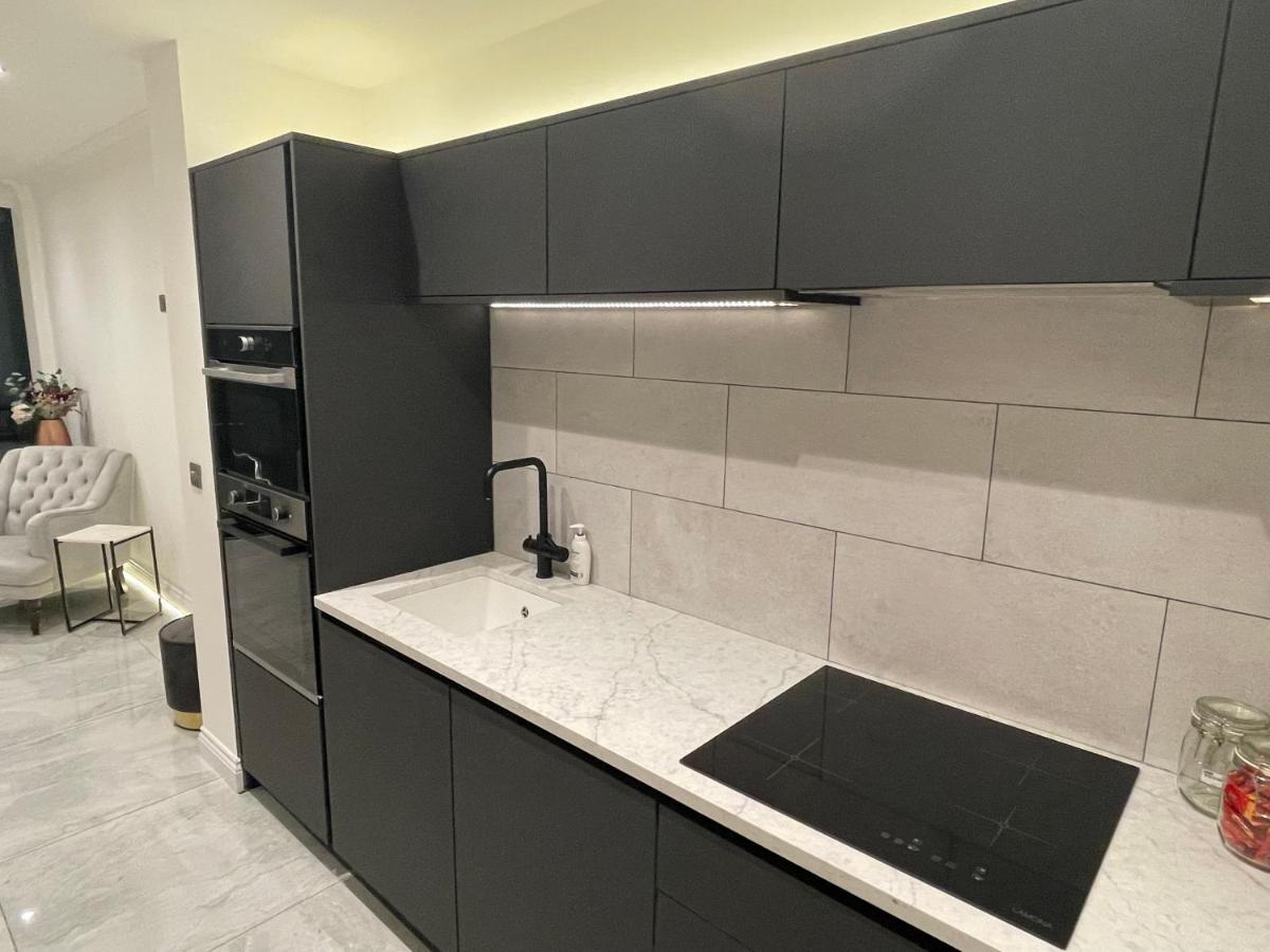 Luxury Apartment Edinburgh Centre With Steam Room ภายนอก รูปภาพ