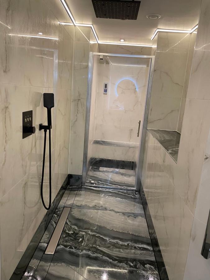 Luxury Apartment Edinburgh Centre With Steam Room ภายนอก รูปภาพ