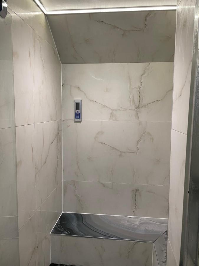 Luxury Apartment Edinburgh Centre With Steam Room ภายนอก รูปภาพ