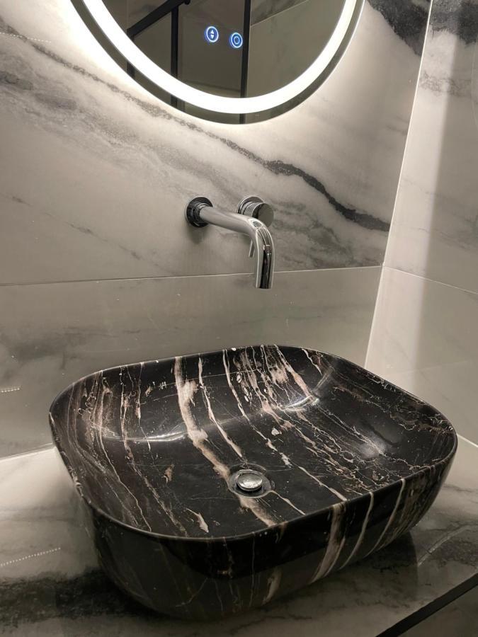 Luxury Apartment Edinburgh Centre With Steam Room ภายนอก รูปภาพ